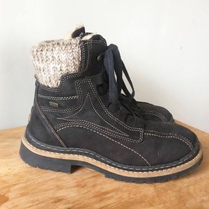 LAST CHANCE B4 DONATE 90s Vintage Knit Cuff Winter Boot.